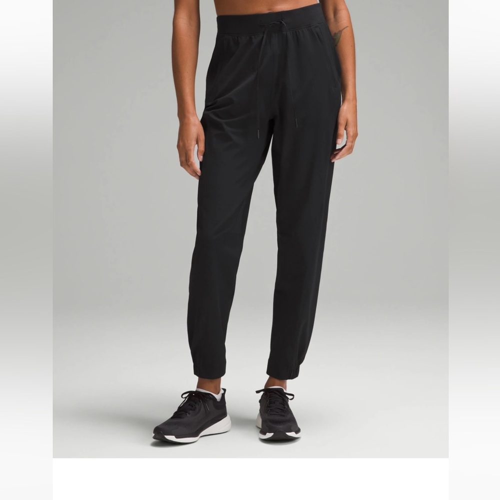 License to train high rise pants